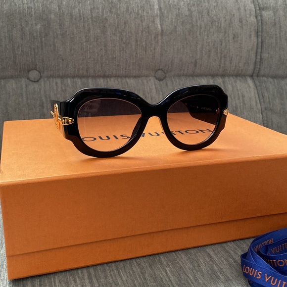 Amazing authentic Louis Vuitton sunglasses - Picture 2 of 9